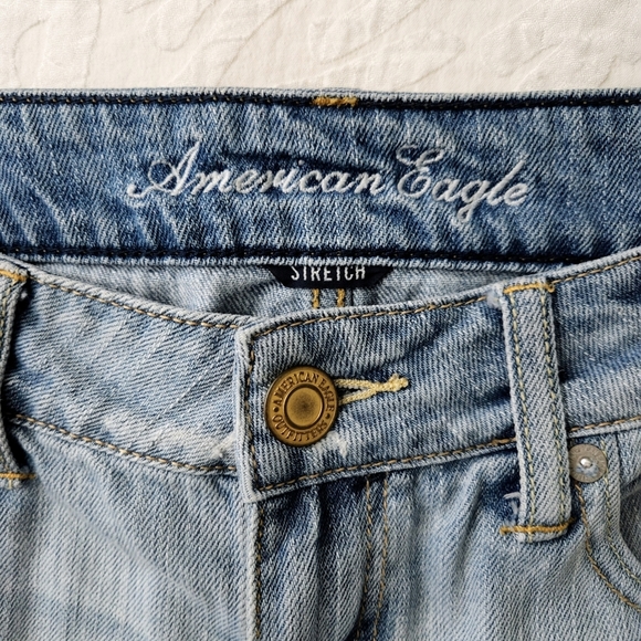 American Eagle Short Denim Shorts With Crochet Side Inserts, Size 4 - Picture 6 of 15